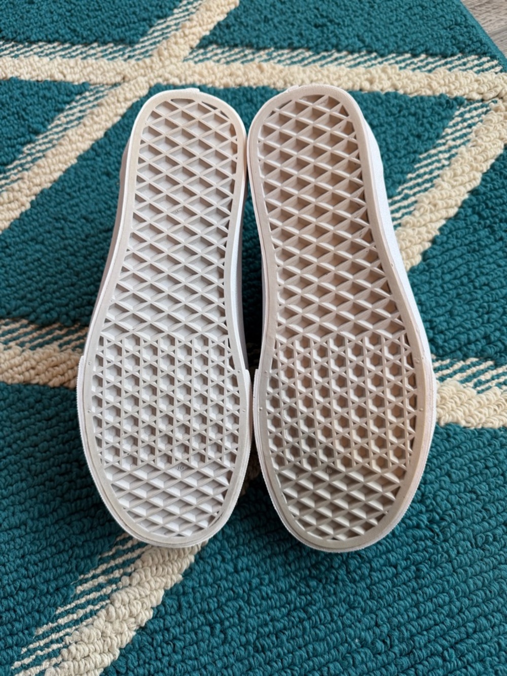 Vans White Low-Top Canvas Sneakers - Picture 6 of 7